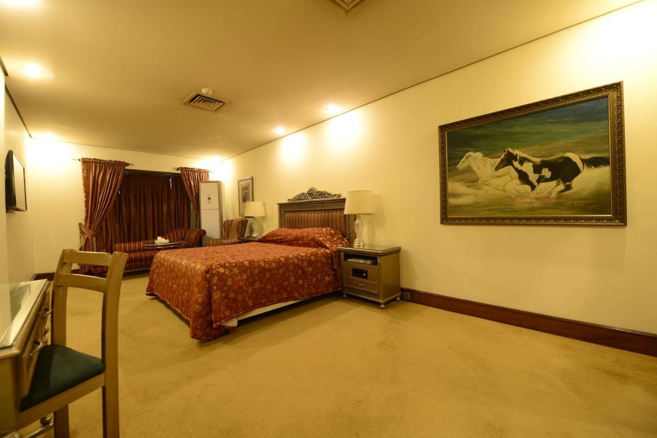 Regency Inn Hotel Lahore Bagian luar foto