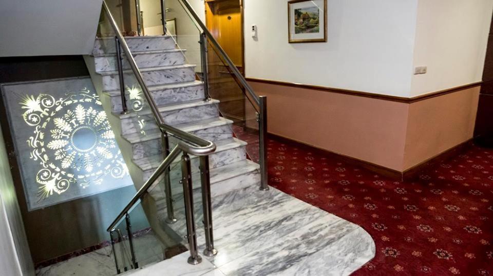 Regency Inn Hotel Lahore Bagian luar foto