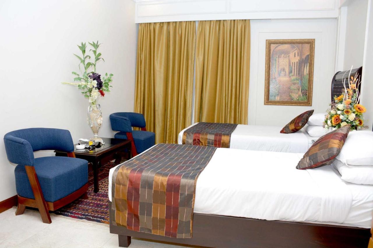 Regency Inn Hotel Lahore Bagian luar foto